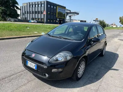 Usata Fiat Punto Lounge 69 CV (50 kW) 2013 Nero Utilitaria