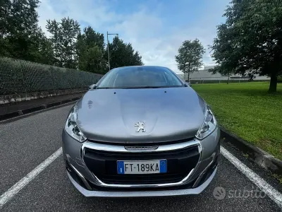 Usata Peugeot 208 Active 83 CV (61 kW) 2019 Grigio Utilitaria