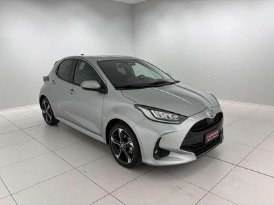 Nouă Toyota Yaris Hybrid Lounge 92 CP (67 kW) 2026 Argintiu Berlinǎ