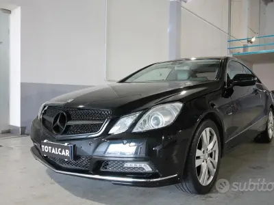 Usata Mercedes E350 231 CV (169 kW) 2009 Nero Coupé