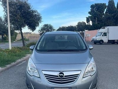 Usata Opel Meriva Cosmo 100 CV (73 kW) 2011 Grigio Monovolume