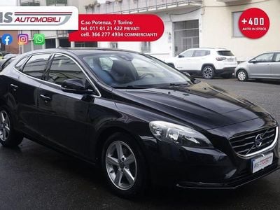 Usata Volvo V40 Momentum 114 CV (83 kW) 2015 Nero Utilitaria
