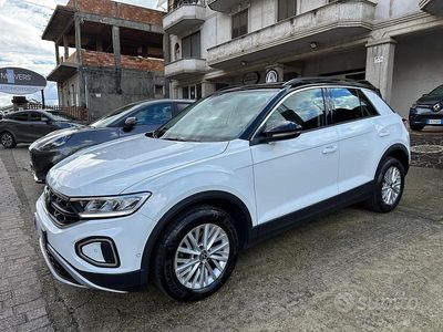 Usata VW T-Roc Style 110 CV (80 kW) 2023 Bianco SUV