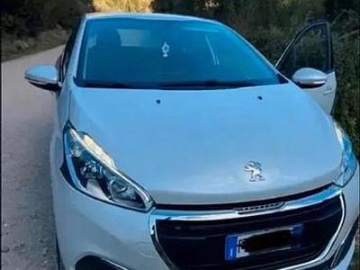 Usata 2017 Peugeot 208 Utilitaria | 4000 €