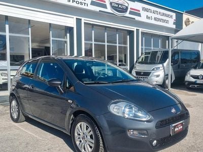 Nero Usata 2015 Fiat Punto Lounge Berlina | 5900 € (Buon prezzo)