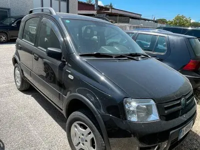 Usata Fiat Panda 4x4 69 CV (50 kW) 2007 Nero Utilitaria