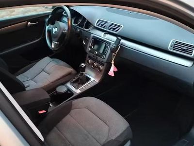 Usata VW Passat 105 CV (77 kW) 2013 Grigio Station wagon