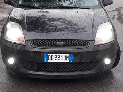 Usata Ford Fiesta 90 CV (66 kW) 2006 Nero Berlina