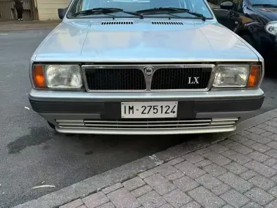 Usata Lancia Delta 75 CV (55 kW) 1991 Grigio Utilitaria