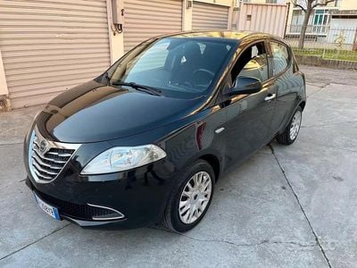 Gebraucht Lancia Ypsilon S 69 PS (50 kW) 2013 Schwarz Kleinwagen