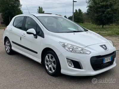 Usata Peugeot 308 Premium 98 CV (72 kW) 2011 Other Berlina