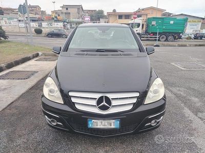 Usata Mercedes B200 140 CV (102 kW) 2008 Nero Monovolume
