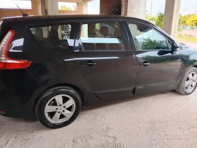 Usata Renault Scénic III 130 CV (95 kW) 2010 Nero Monovolume