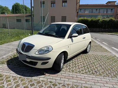 Usata Lancia Ypsilon 60 CV (44 kW) 2005 Bianco Utilitaria