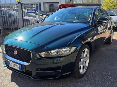 Usata Jaguar XE Portfolio 180 CV (132 kW) 2017 Verde Berlina