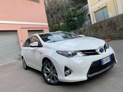 Toyota Auris Hybrid