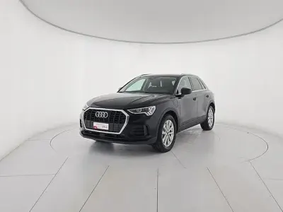 Käytetty Audi Q3 Business 245 HP (180 kW) 2021 Musta Katumaasturi