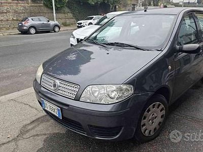 Usata Fiat Punto Classica 60 CV (44 kW) 2008 Grigio scuro metallizzato Utilitaria