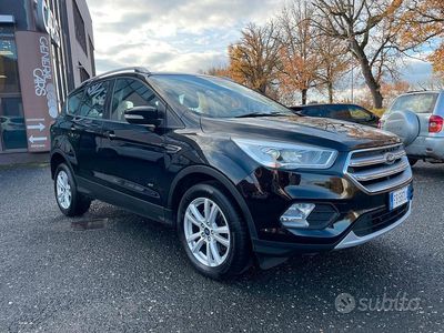 Nero Usata 2018 Ford Kuga Business Edition SUV | 15.600 € (Cara)