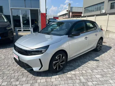 Usata Opel Corsa 101 CV (74 kW) 2025 Argento Utilitaria