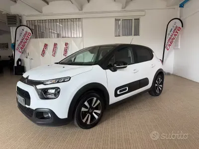 Usata Citroën C3 Shine 83 CV (61 kW) 2022 Bianco tetto nero Utilitaria