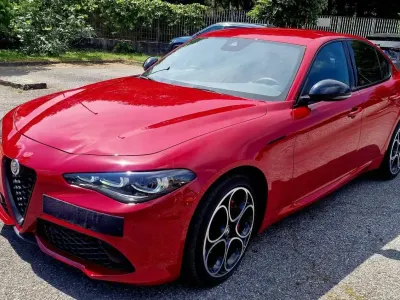 Usata Alfa Romeo Giulia Competizione 280 CV (205 kW) 2023 Rosso brillante Berlina