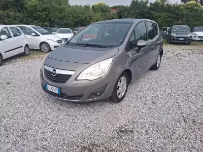 Usata Opel Meriva Cosmo 101 CV (74 kW) 2010 Grigio Monovolume