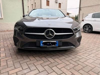 Usata Mercedes A180 Advanced 136 CV (100 kW) 2024 Grigio Berlina