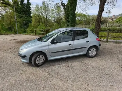 Usata Peugeot 206 60 CV (44 kW) 2002 Grigio Berlina