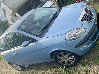 Usata Lancia Ypsilon 70 CV (51 kW) 2004 Utilitaria