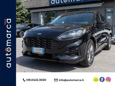 Usata Ford Kuga ST-Line X 190 CV (139 kW) 2023 Agate black (metallizzato) SUV