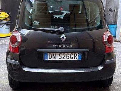 Käytetty Renault Modus 68 HP (50 kW) 2008 Musta Tila-auto