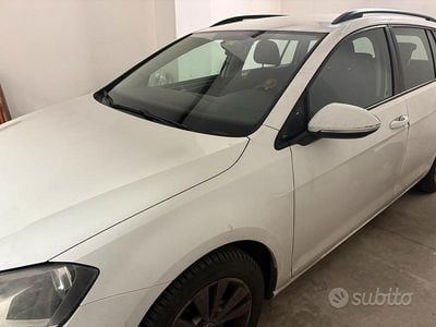 Usata VW Golf VII 110 CV (80 kW) 2014 Bianco Station wagon