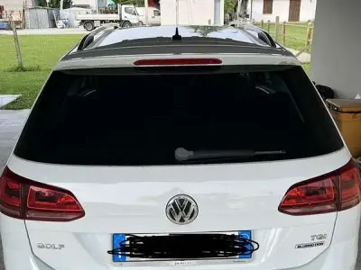 Usata VW Golf VII Highline 110 CV (80 kW) 2014 Bianco Station wagon