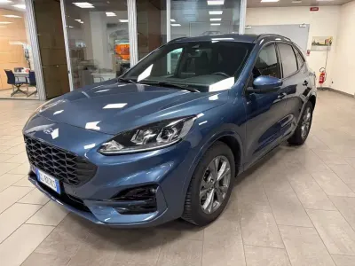 Usata Ford Kuga ST-Line 150 CV (110 kW) 2023 Blu metallizzato SUV