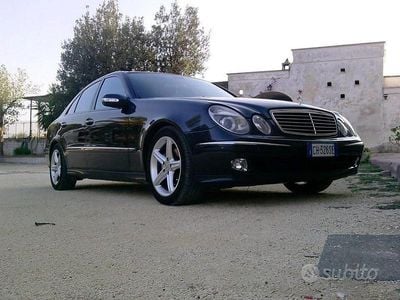 Usata Mercedes E270 Avantgarde 177 CV (130 kW) 2003 Nero Berlina