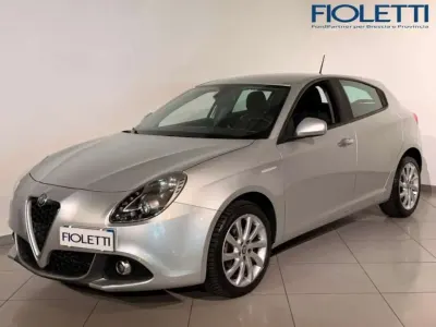 Usata Alfa Romeo Giulietta Business 120 CV (88 kW) 2019 Argento Utilitaria