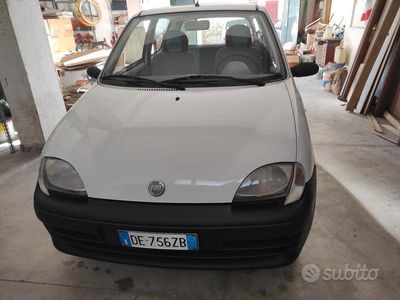 Usata Fiat 600 54 CV (39 kW) 2006 Bianco Utilitaria