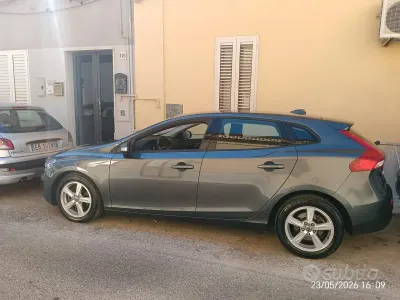 Usata Volvo V40 115 CV (84 kW) 2013 Grigio Berlina