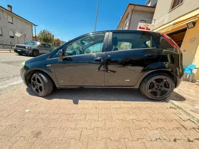 Usata Fiat Punto 90 CV (66 kW) 2006 Nero Utilitaria