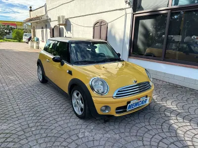 Käytetty Mini Cooper D Hype 109 HP (80 kW) 2009 Keltainen Viistoperä