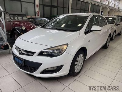 Usata Opel Astra Cosmo 101 CV (74 kW) 2015 Bianco Utilitaria