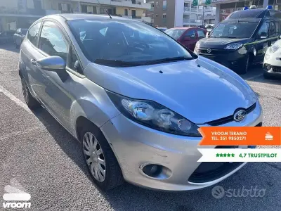 Usata Ford Fiesta Titanium 82 CV (60 kW) 2011 Grigio Utilitaria