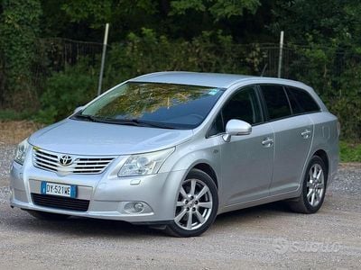 Usata Toyota Avensis Executive 150 CV (110 kW) 2010 Grigio Station wagon