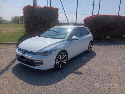 Usata VW Golf VIII 2025 Bianco Berlina