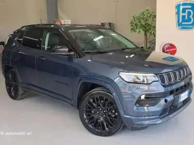 Usata Jeep Compass 179 CV (131 kW) 2023 Bleu shade tetto nero SUV