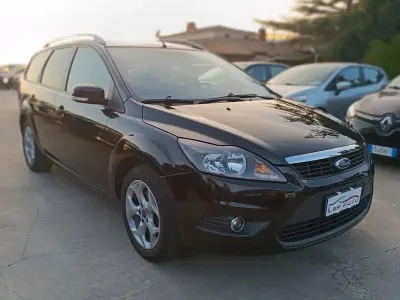 Usata Ford Focus Titanium 109 CV (80 kW) 2011 Nero Station wagon