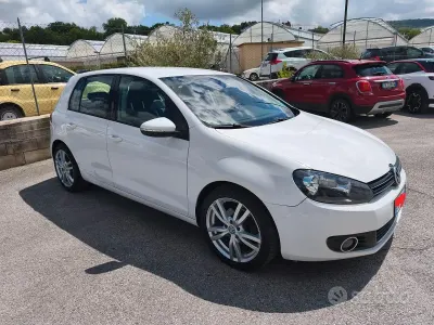 Begagnad VW Golf VI 102 HK (75 kW) 2011 Vit Halvkombi