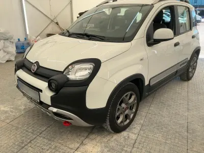Usata Fiat Panda Cross Cross 69 CV (50 kW) 2020 Bianco Utilitaria