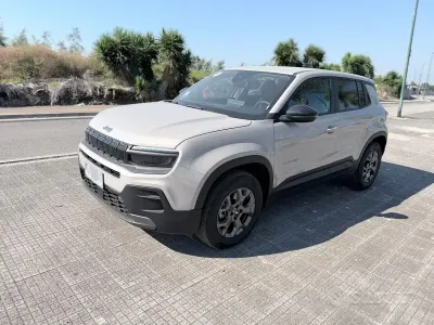Usata Jeep Avenger Longitude 101 CV (74 kW) 2024 Beige SUV